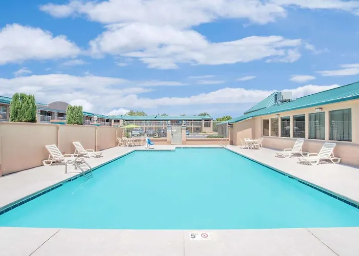 Days Inn By Wyndham Roswell